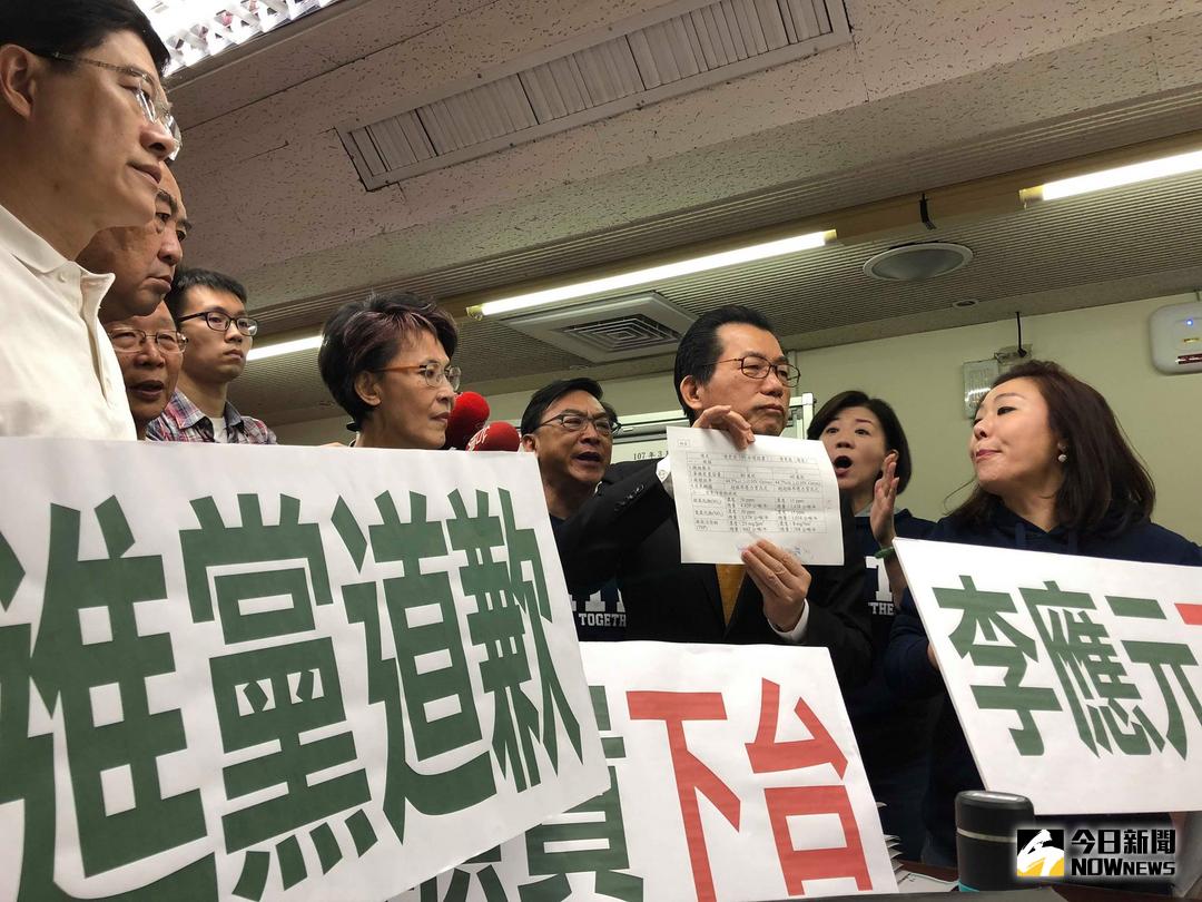 ▲深澳電廠環評昨通過，立院衛環會15日修空污法時，環保署長李應元遭到國民黨立委砲轟，並要求李應元與環保署副署長詹順貴負起政治責任。（圖／記者江昱逵攝，2018.3.15）