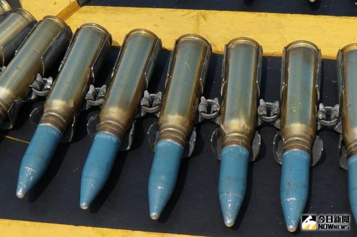 ▲IDF經國號戰機使用的20公厘機砲彈藥。（圖／記者呂炯昌攝 ）