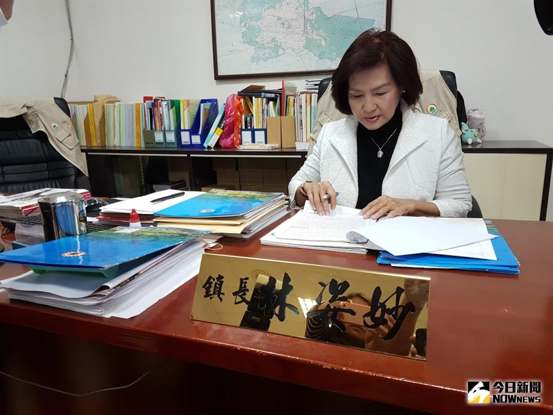 ▲國民黨提名的宜蘭縣長參選人林姿妙細數羅東鎮長任內的政績回應不會看公文的揶揄。（圖／記者李清貴攝 , 2018.03.15\\)