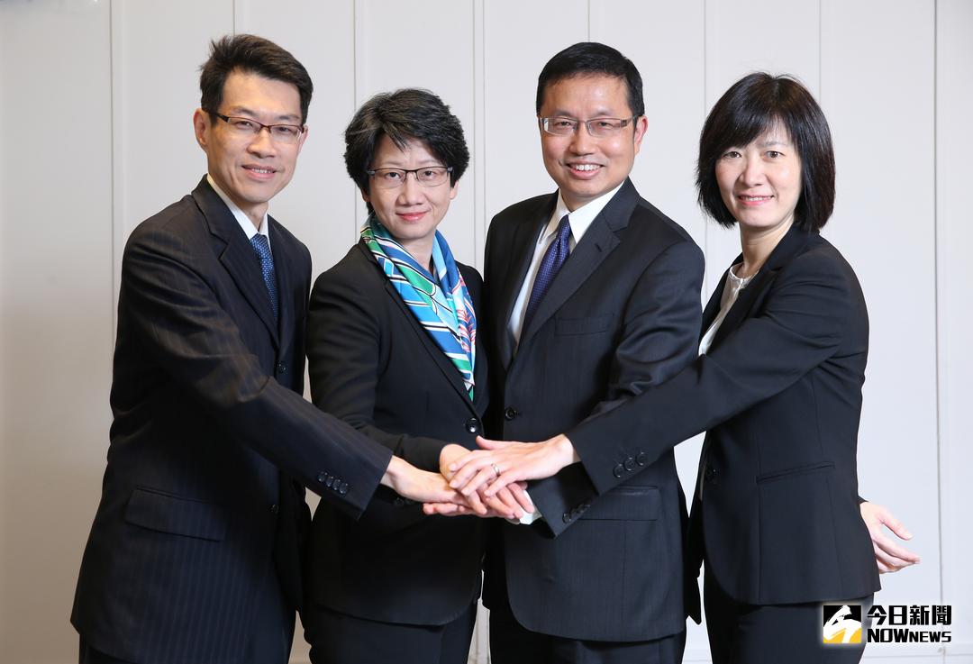 ▲凱基投信全新管理團隊，未來將聚焦創新產品服務，左起為總經理高子敬、副董事長張慈恩、董事長丁紹曾、資深副總吳麗真。（圖／凱基投信提供）