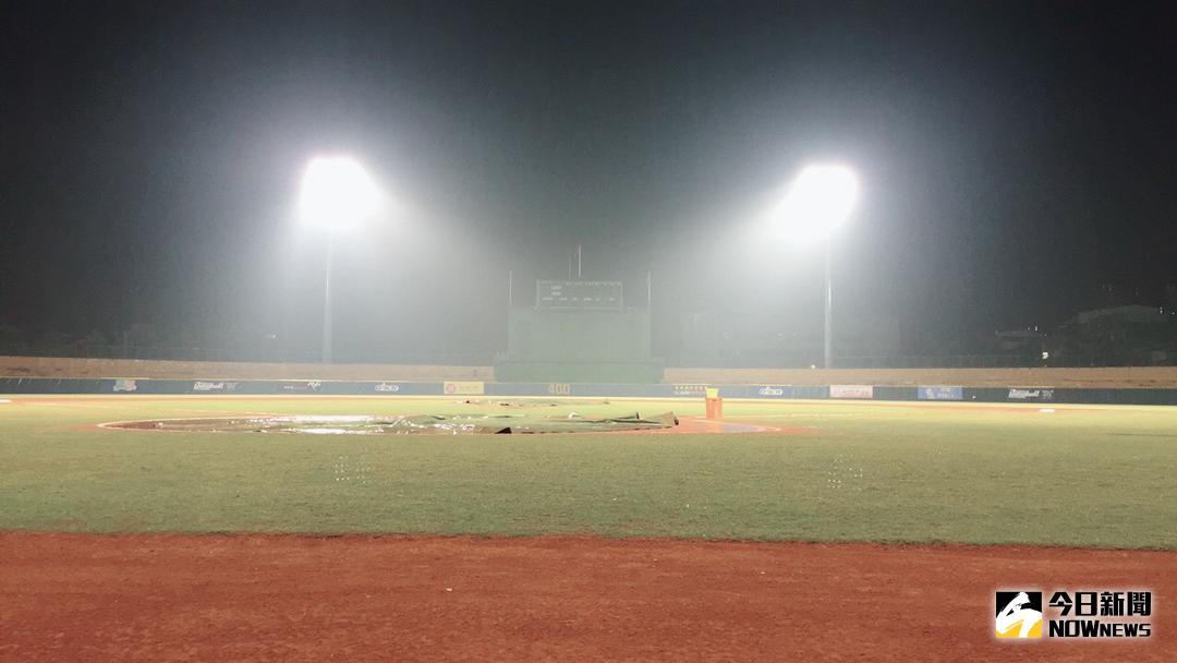 ▲中信兄弟、富邦悍將熱身賽因雨取消。（圖／吳政紘攝）