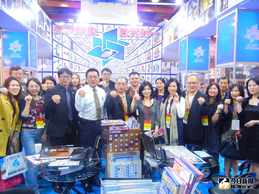 ▲美食映象餐飲學院在加盟展扮演著輔導協助的角色，讓所有創業者能在選擇加盟品牌之前，具備有基礎概念，連經濟部官員也來參訪。（圖／記者李克明攝，2018.03.15）