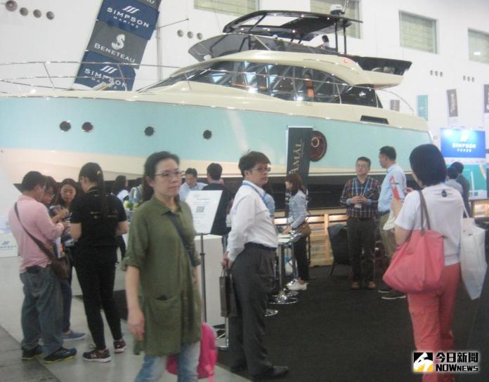 搭乘遊艇出港　台灣國際遊艇展擠滿參觀人潮
