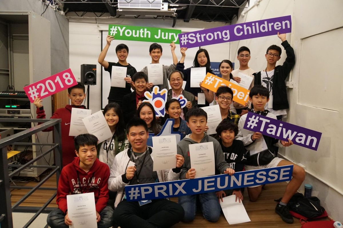 ▲「青少年評審團會議」由公視主辦，影視音實驗學校協辦。中為影視音實驗學校校長小野。（圖／公視，2018.03.19）