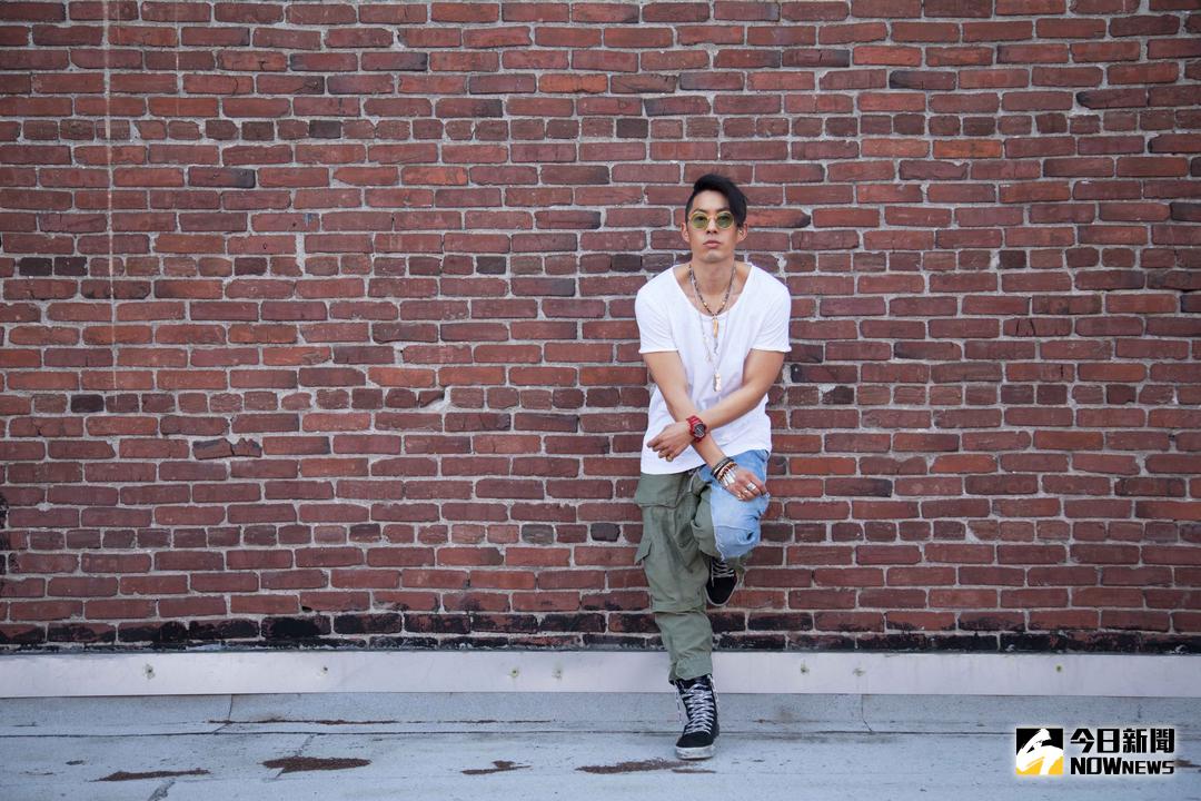 ▲吳建豪在美國路上被粉絲認出，粉絲竟激動落淚。（圖／環球提供 , 2018.03.20）