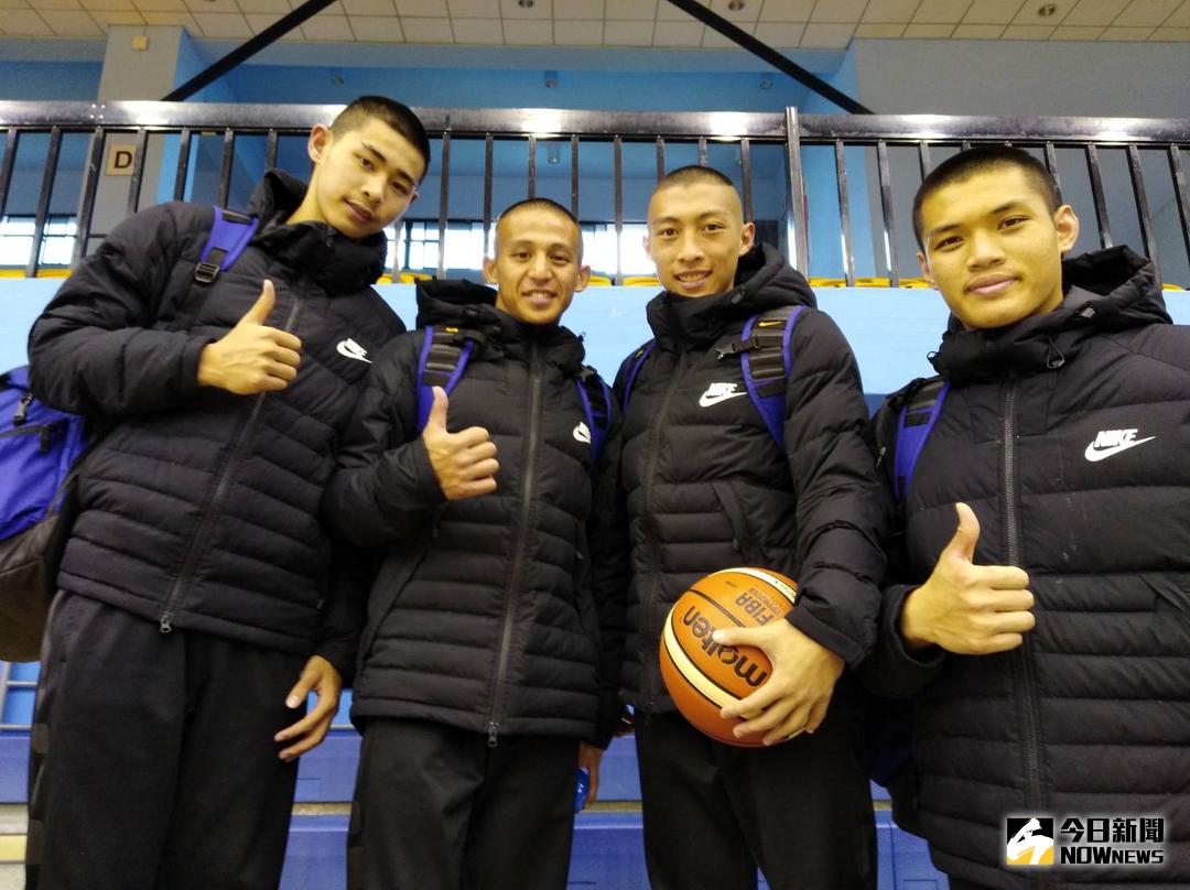 ▲東山高中贏得世界中學生3對3籃球錦標賽代表隊選拔賽。隊員林信寬、劉承彥、陳緯、沈睿洋合影。（圖／黃建霖攝）