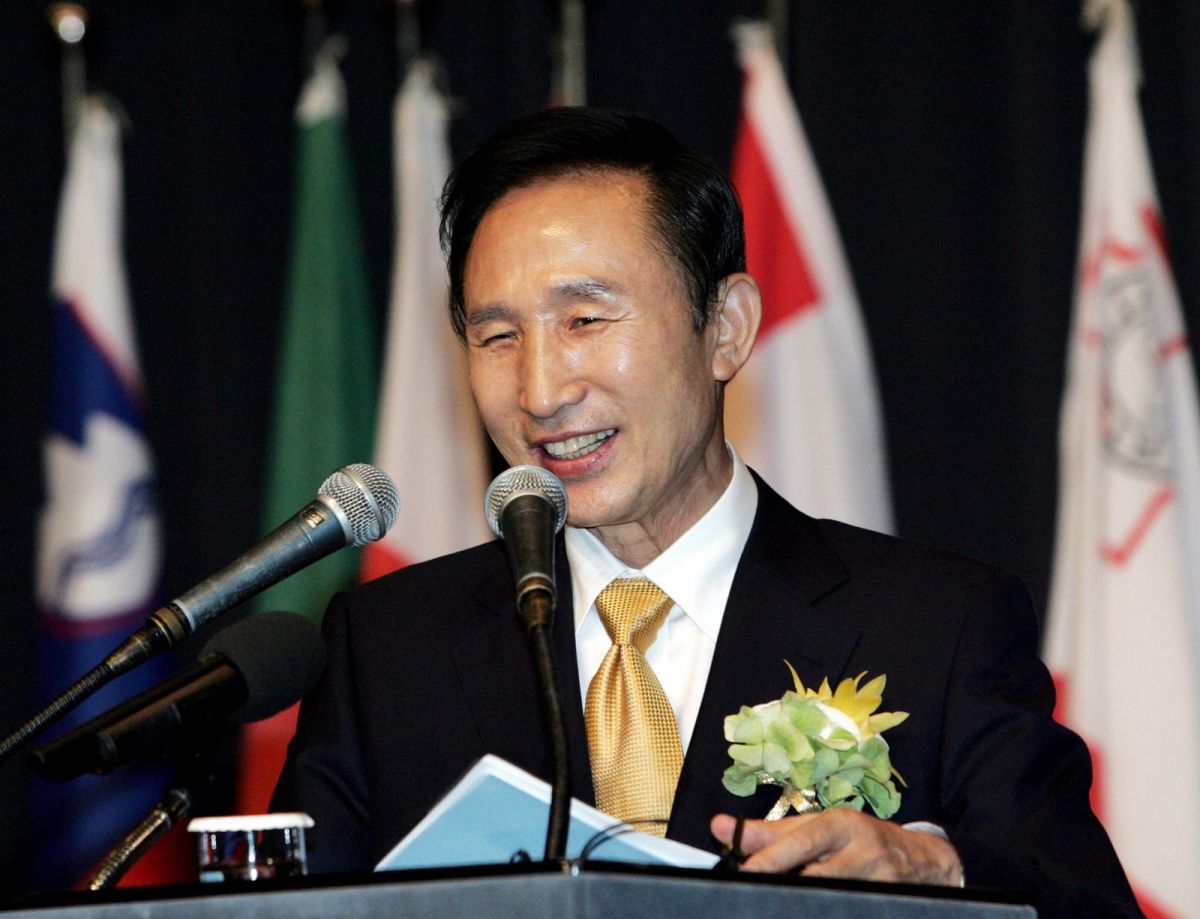 ▲韓國法務部赦免審查委員會今天開會擬定年終特赦名單，包括保守派前總統李明博與多名朴槿惠任內高官，韓國總統尹錫悅27日將主持國務會議，確定最終特赦名單。（圖／達志影像／美聯社）