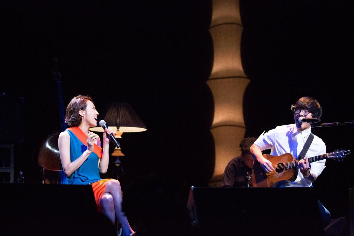 ▲盧廣仲在東京合體「歌姬」一青窈演唱〈早安晨之美〉、〈勝負〉。（圖／添翼提供 , 2018.03.24）