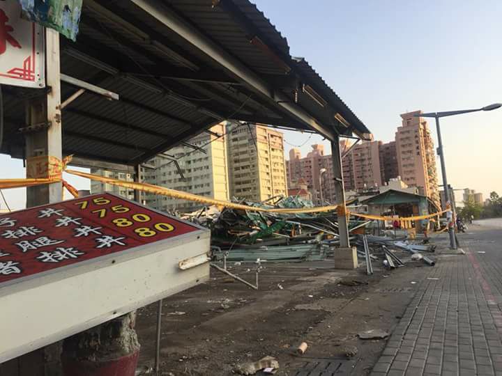 ▲高雄鳳山青年夜市拆除照，讓網友看了相當不捨。（圖／翻攝自「爆廢公社」公開版）