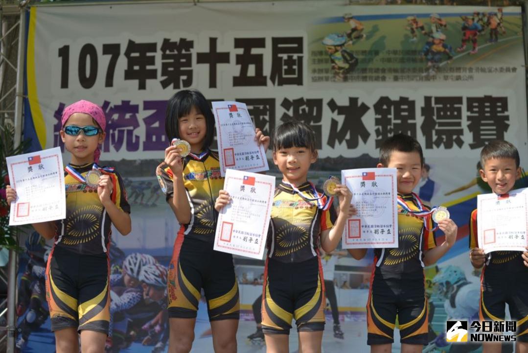 ▲新湖國小連續4年稱霸，蟬聯全國溜冰錦標賽國小組總冠軍。（圖／新竹縣政府提供 , 2018.03.26）
