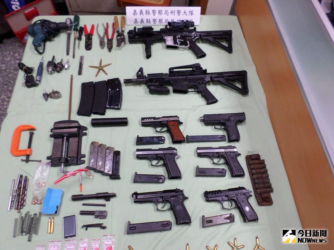 ▲嘉義縣警察局查獲大批槍彈。（圖／嘉義縣警察局提供 , 2018.03.28\\)