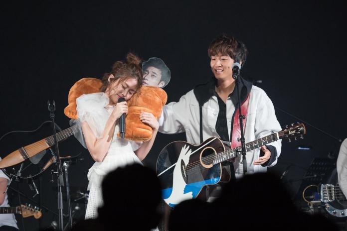 許書豪送猛男00　22歲女歌手嬌喊：不孤單了
