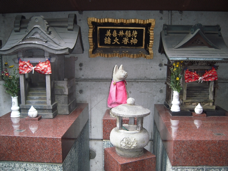 日本神秘「貓稻荷」寺廟　神明竟叫信眾「不准吃章魚」（圖／寵毛網）