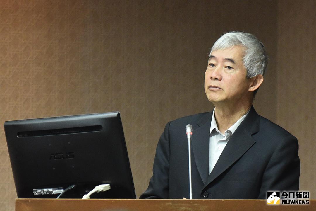 ▲交通部長賀陳旦透露，將比照花蓮「3355」振興觀光方案，透過補貼方式鼓勵南台灣旅宿業者提供優惠價格。（圖／記者林柏年攝 , 2017.10.23）