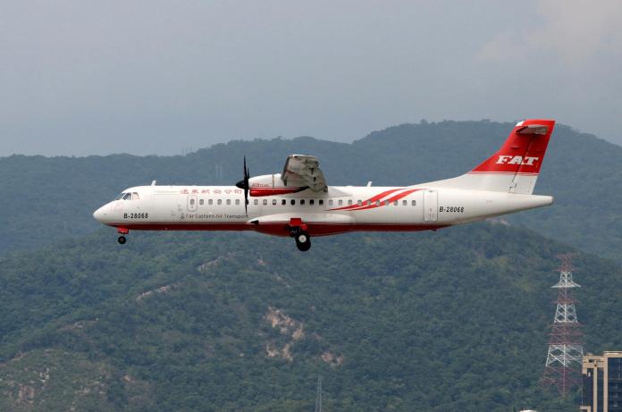 ▲ATR 72客機因為經濟省油，成為國內航空公司飛行國內線首選。圖為遠東航空ATR 72-600客機。（圖／遠航提供）