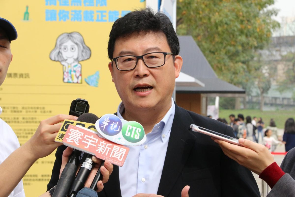 ▲民進黨立委、台北市長山選人姚文智表示，柯文哲的帳戶令人匪夷所思，砲轟「不是有面對媒體，把帳貼在牆上就比較清廉」！（資料圖／姚文智辦公室提供）