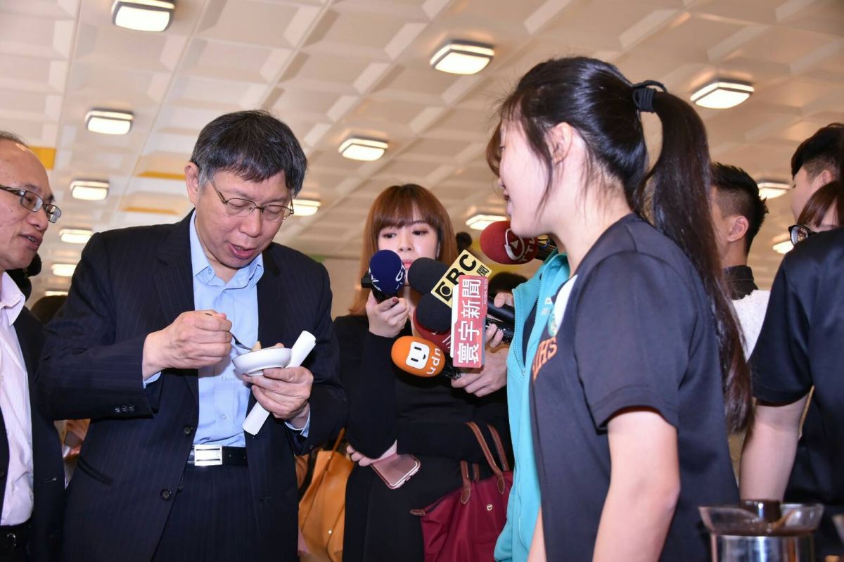 ▲前總統陳水扁日前在 LINE 群組「新勇哥物語」爆料，總統蔡英文早已在官邸約見台北市柯文哲夫婦，柯文哲 30 日言詞閃爍，不願多談。（圖／北市府提供，2018.3.30）