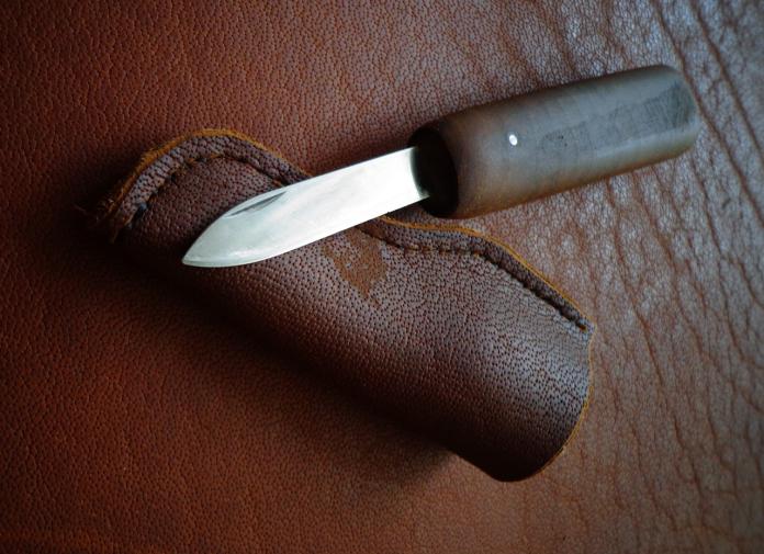 ▲ 8 歲國小生帶瑞士刀上課，指著同學喉嚨揚言「砍你」。（示意圖／取自pixabay）