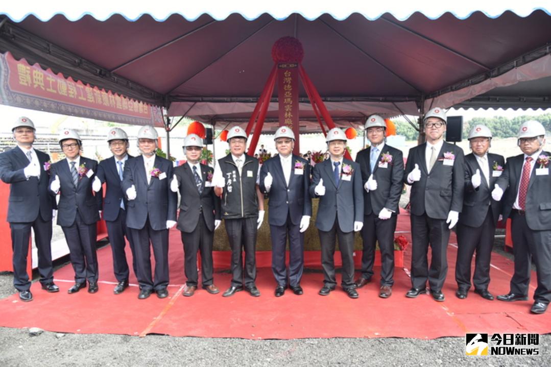 ▲台灣德亞瑪股份有限公司3日上午舉行雲林廠動土典禮，副縣長丁彥哲、日本德山株式會社社長橫田浩、台灣德亞瑪股份有限公司董事長北島晃、經濟部政務次長龔明鑫等貴賓參加動土儀式。（圖／記者洪佳伶攝 , 2018.04.03\\)