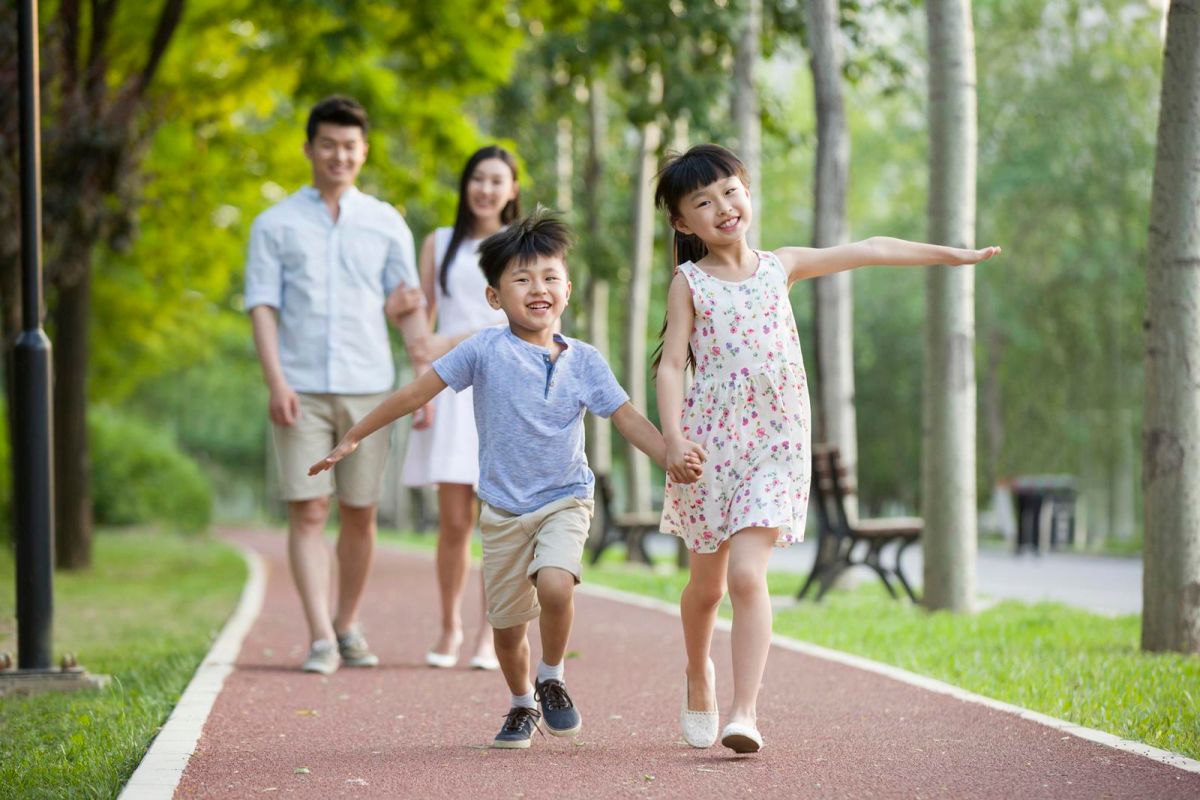 ▲兒童節到來，許多父母也準備專屬的禮物，壽險業者建議，可為孩子規畫完整的保障，並掌握四大重點。（圖／全球人壽提供）