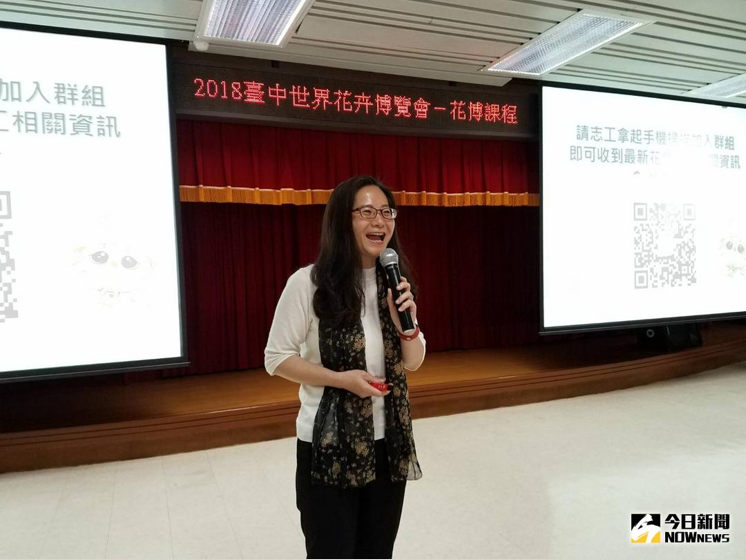 ▲台灣志願服務國際交流協會祕書長黃淑芬擔任花博志工。（圖／社會局提供 , 2018.4.4\\)