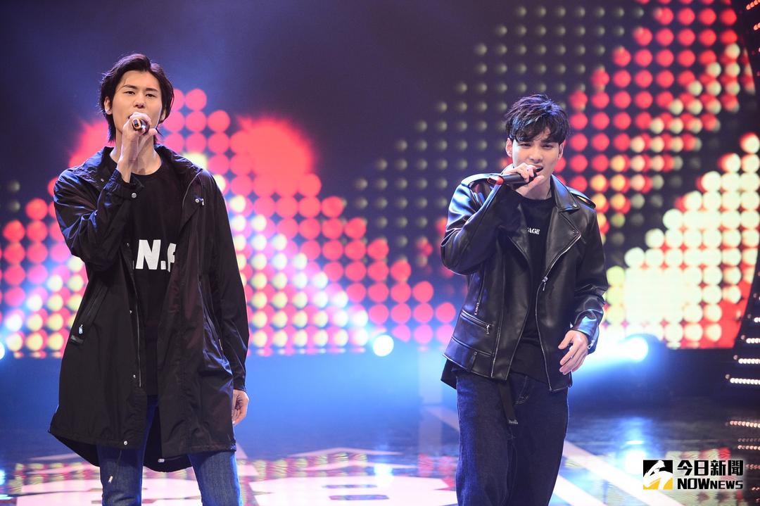 ▲風田（左）偉晉節目中尬歌。（圖／八大 , 2018.4.6）