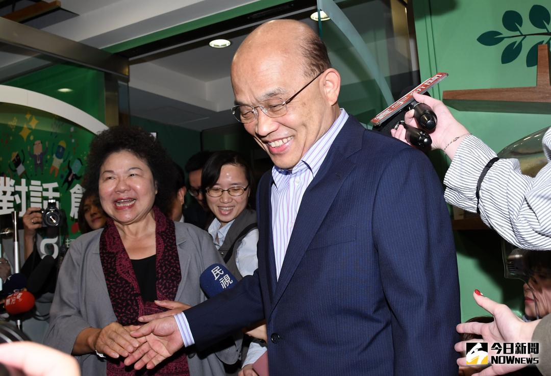 ▲準總統府祕書長陳菊（左）銜民進黨中央之命拜會前行政院長蘇貞昌，勸進蘇貞昌參選新北市長。（ 資料照片／記者林調遜攝）