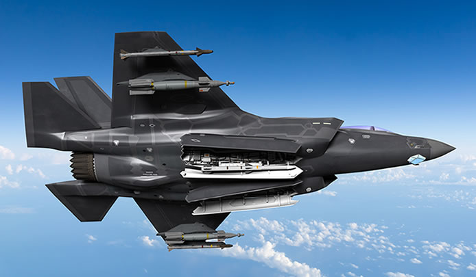 ▲F-35隱形戰機的彈艙空間不大，因此能攜帶武器不多。（圖／雷神公司 ）
