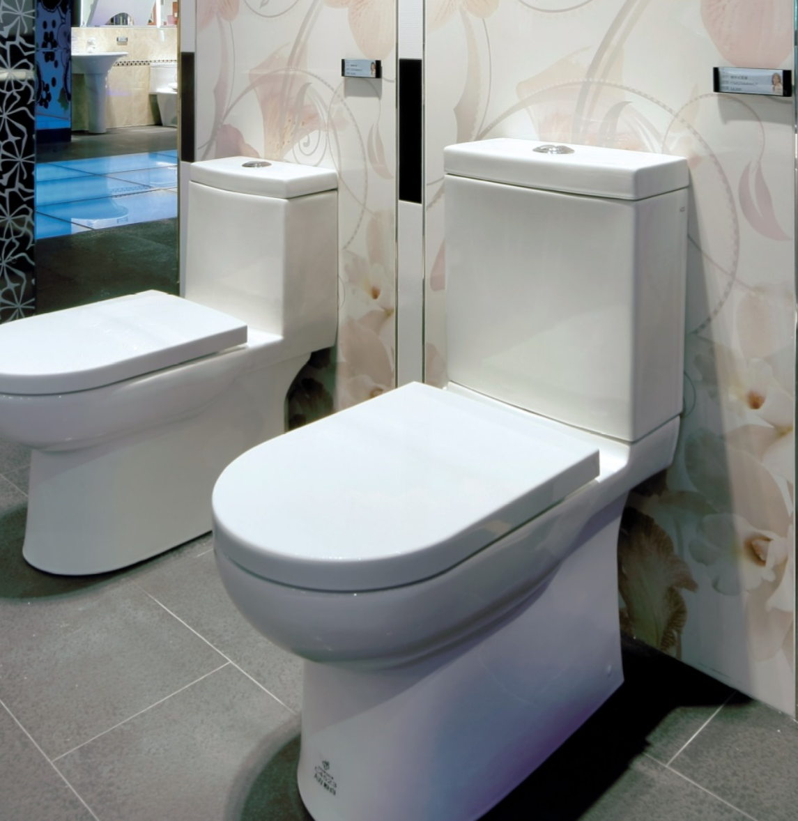 ▲老翁在家上大號，竟有機車突然破門撞入，他當場被撞傷血流不只。（示意圖／公關照片）