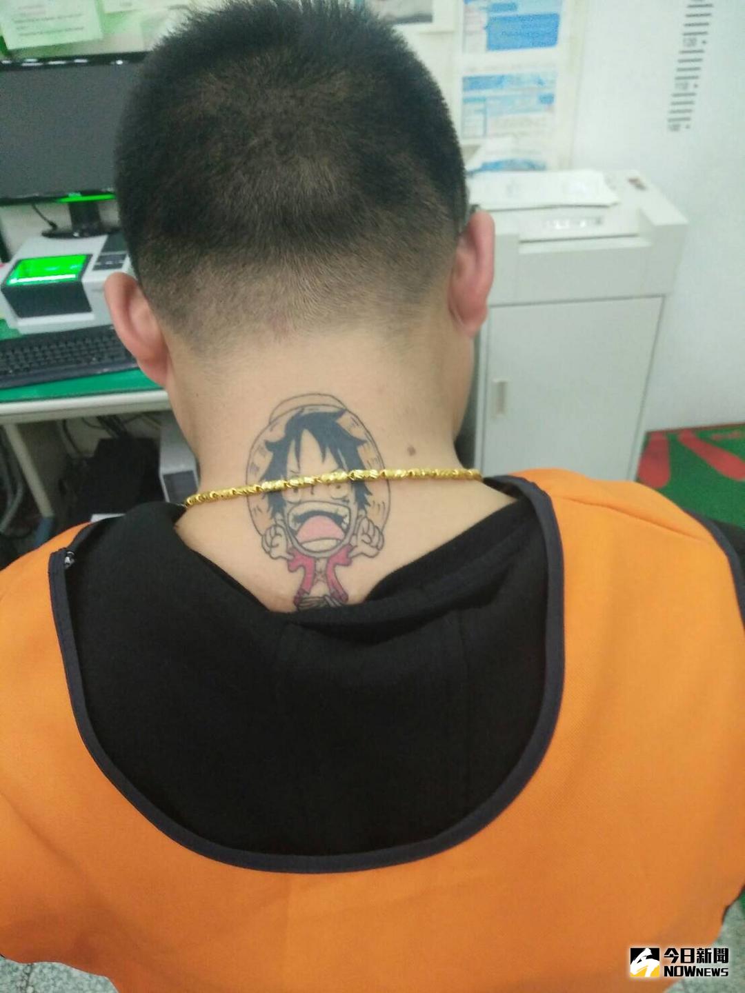 ▲詐騙車手不但以卡通名稱相互聯絡，有人還在身上刺青卡通人物圖騰。（圖／記者鄧力軍翻攝 , 2018.04.11\\)