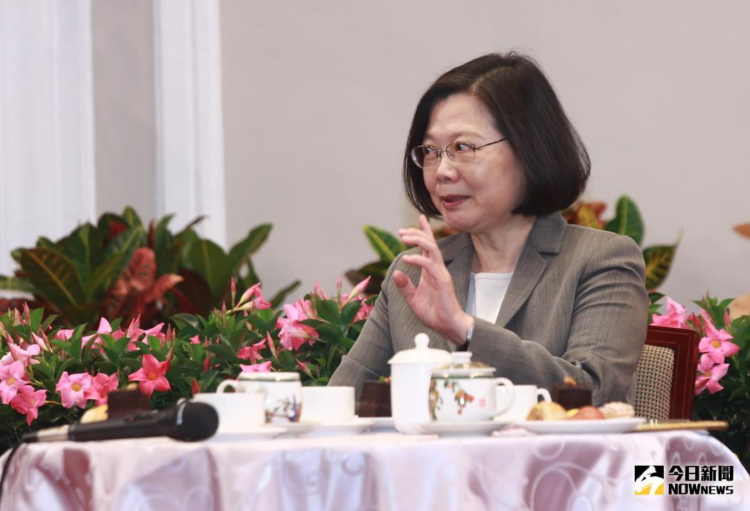 ▲ 總統蔡英文以「乾坤大挪移」受封為武林盟主，不過陸媒卻酸，蔡英文被封為「武林盟主」，這位教授確定不是要把金庸氣哭？（資料圖／記者葉政勳攝）