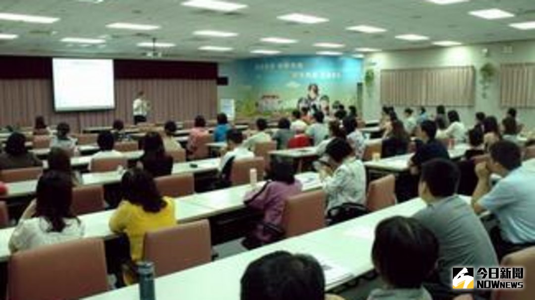 ▲台北市教育局教師研習中心的黃姓官員被爆出不斷偷拍女同事裙底風光，甚至在上班時會看A片。（圖／NOWnews資料照）