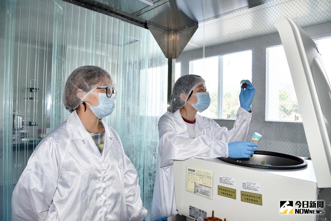 ▲屏科大同學於動物製劑研究中心進行研究工作。（圖／記者陳宗傑攝,2018.04.11）