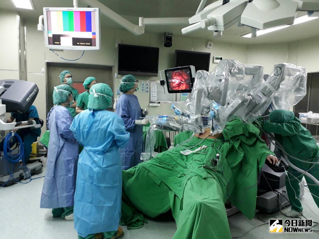 ▲失業女孩病態性肥胖找上身，透過減重手術及術後減重計畫，術後短短2個月已減掉28公斤。（圖／記者陳雅芳攝，2018.04.12）