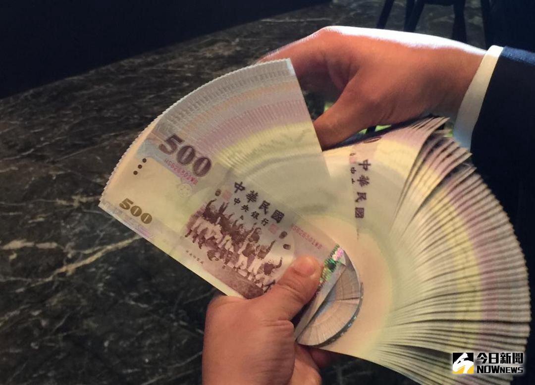 ▲一位從台大畢業的29歲網友，分享目前的實領年薪，金額曝光更讓眾多網友跌破眼鏡。（圖／ NOWnews 資料照）