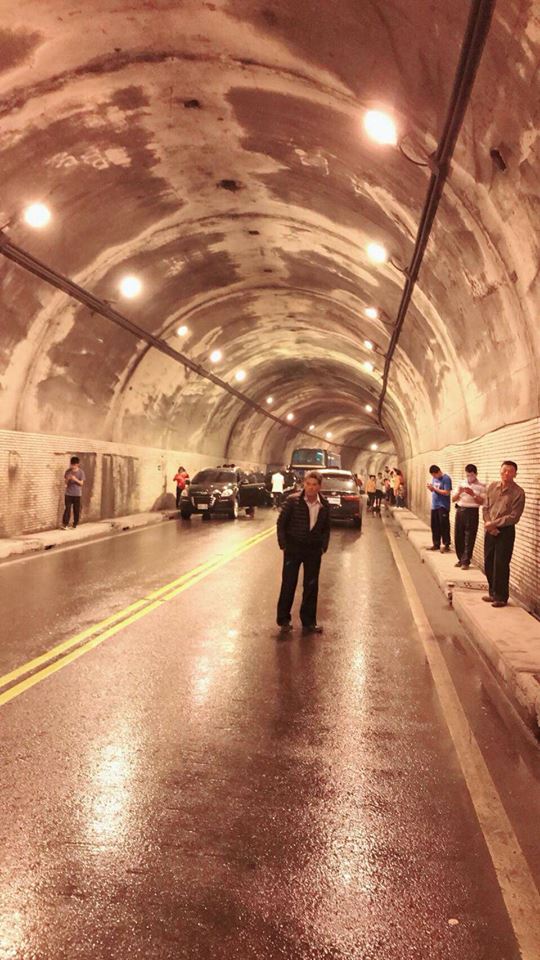 ▲大雨過後，蘇花公路多處出現坍方，有民眾被困在隧道內。（圖／翻攝自臉書）