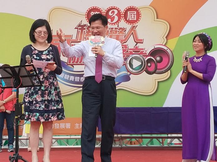 東協好聲音競賽　市長惡補越南歌曲上台「插花」

