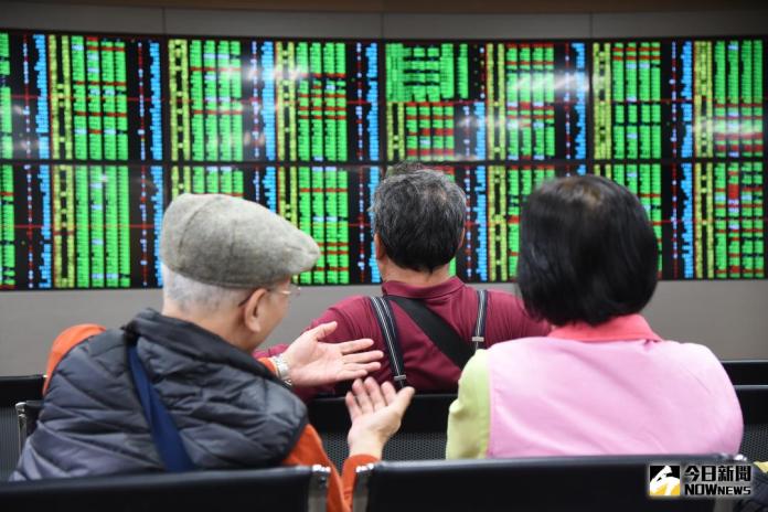 ▲台北股市4月17日收盤大跌144點，收在10810點，跌幅1.32%，成交金額約1524億元。（圖／NOWnews 資料照片）