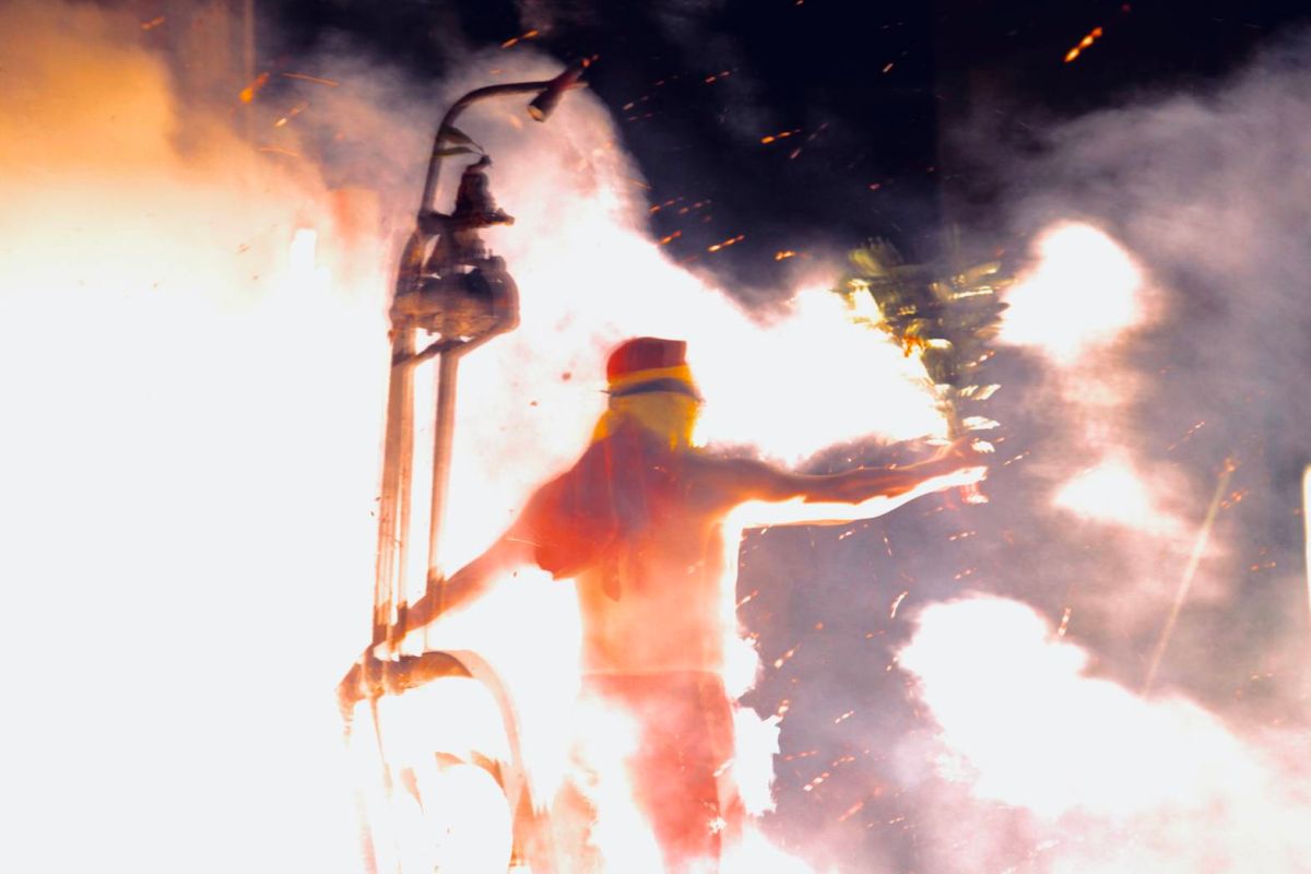 ▲黃朝亮導演被砲火炸到全身傷。（圖╱海王天璽，2018.04.19）