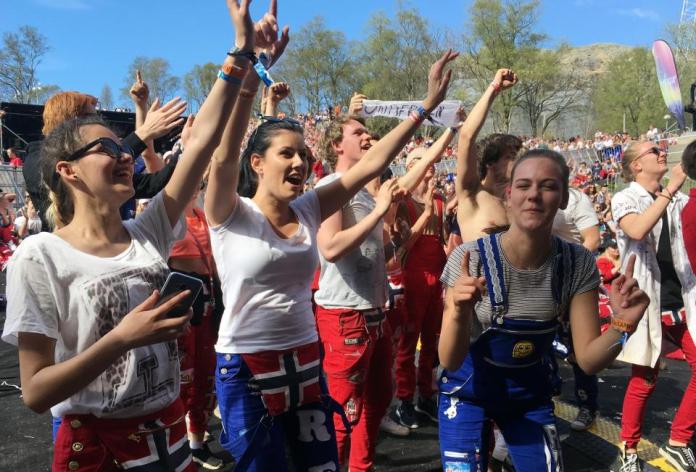 挪威高中進入「野戰季」　交通當局呼籲「別在圓環做愛」

