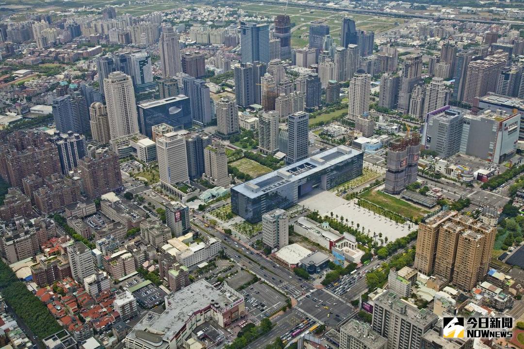 ▲立法院12月19日三讀通過「房屋稅條例修正草案」（囤房稅2.0），採全國歸戶，非自住稅率調高為2%至4.8%。專家斷言未來市場只剩3種房。（圖／NOWnews資料照片）