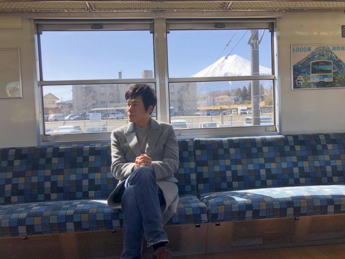 ▲洪榮宏在日本車站拍攝MV，沒想到卻意外被「放生」。（圖／華特音樂提供 , 2018.04.24）