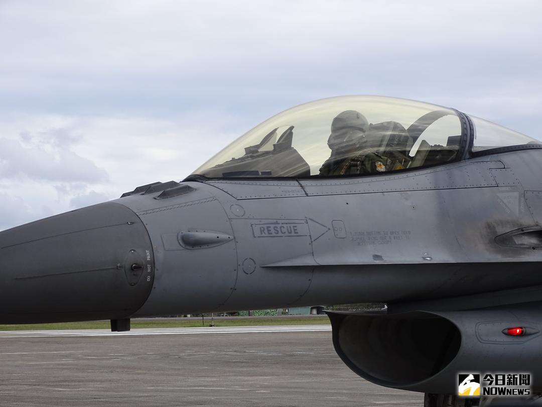 ▲為了避免民航業者挖角飛行員，提高留營意願，空軍擬提高飛行加給。(圖／記者呂炯昌攝 )