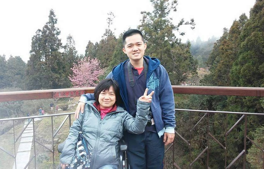 ▲屏東縣模範母親表揚，財團法人平安社會福利慈善事業基金會推薦的身心障礙者陳麗雲女士。（圖／屏東縣政府提供）