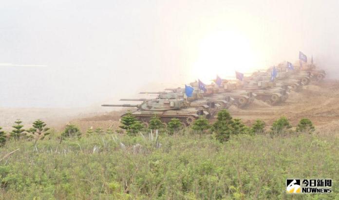 ▲2013年漢光29號演習，陸軍M60A3戰車澎湖火砲齊射。（資料圖／記者呂炯昌攝影）