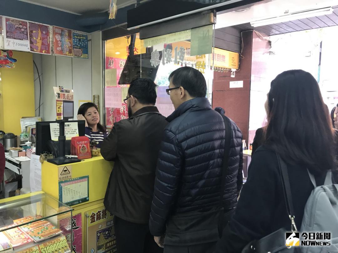 ▲大樂透已連續23期頭獎摃龜，創下史上最長連摃紀錄，台灣彩券公司預估，5月29日晚間開獎的大樂透頭獎上看8億，若1注獨得，將是大樂透史上單注第2高頭獎彩金。（圖／NOWnews資料照）