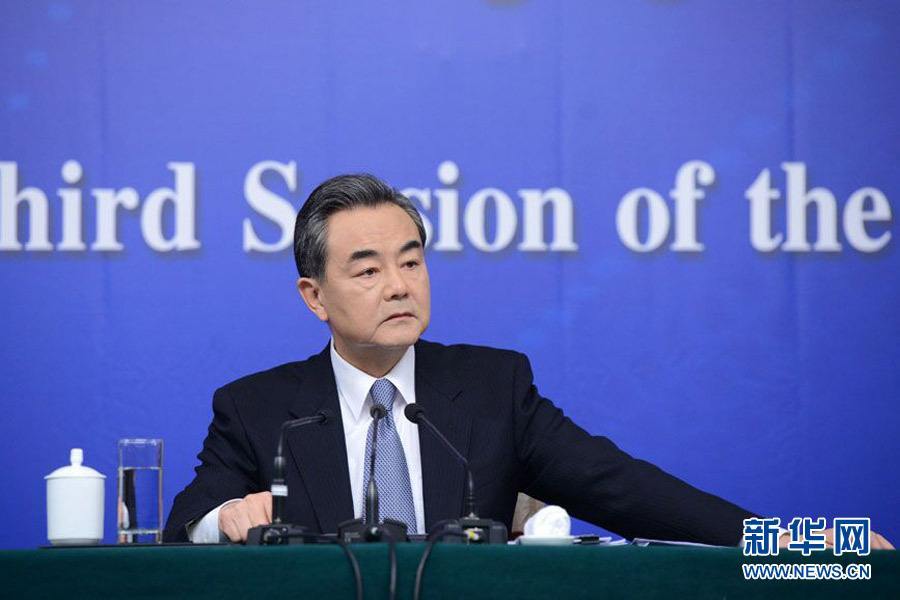 ▲布吉納法索宣布與台灣斷交，中國大陸外交部長王毅 26 日下午在北京和布吉納法索外長巴瑞（ Alpha Barry ）共同簽署了聯合公報，宣布兩國復交。（資料照片／翻攝自新華網）