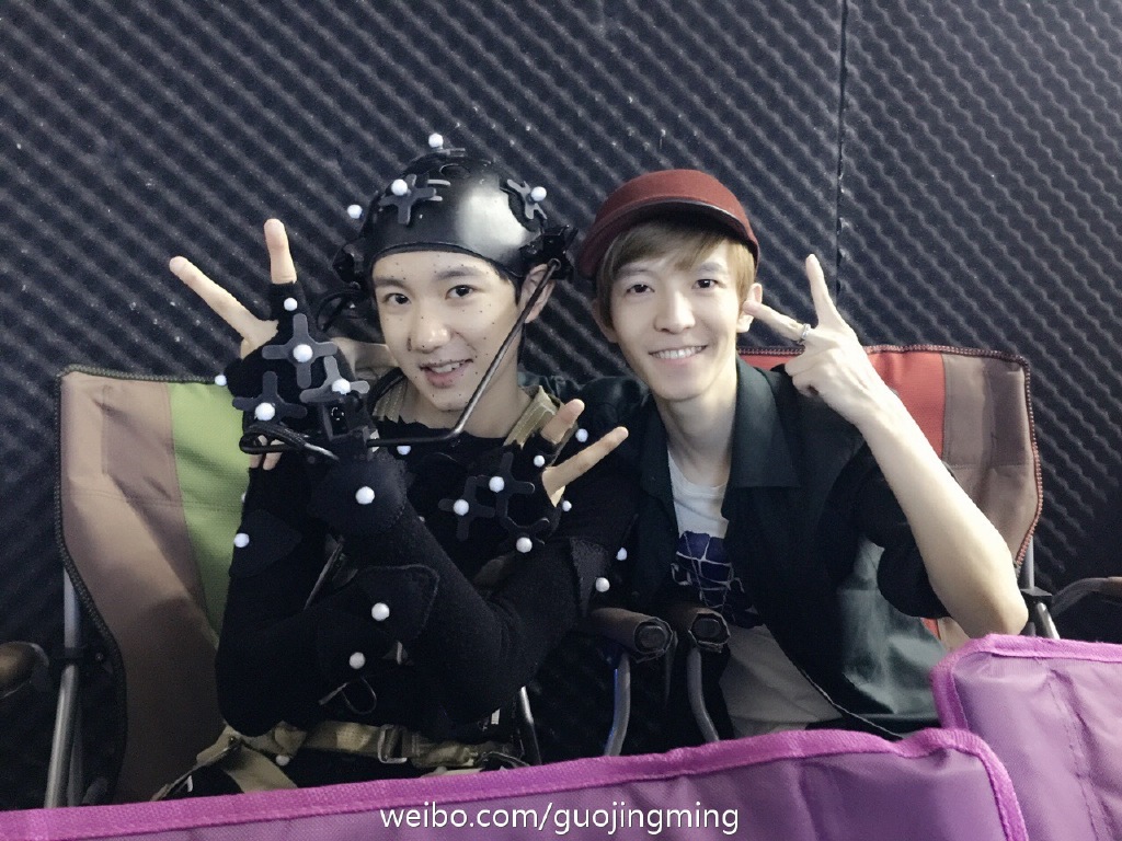 ▲郭敬明（右）劇透王源在電影《爵跡2》的造型。（圖／翻攝微博 , 2018.05.01）