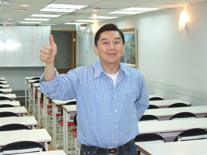 ▲補教名師高國華本月 2 日才宣布參選台北市長後又退選，如今再度宣布要參選總統。（圖／翻攝自高國華臉書）