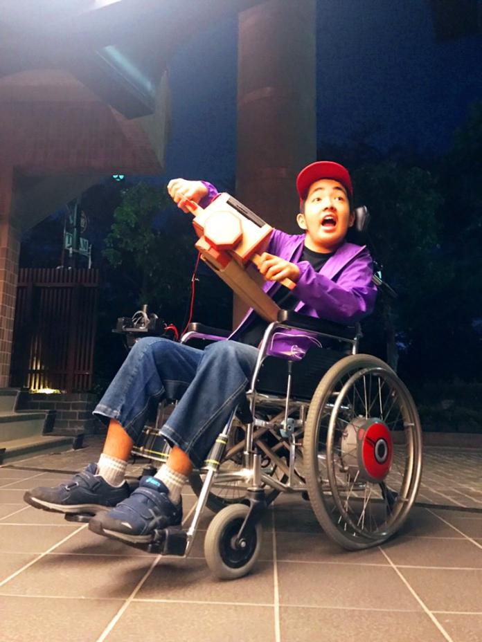 影／超狂！任天堂《LABO》新應用　病童駕駛輪椅兜風
